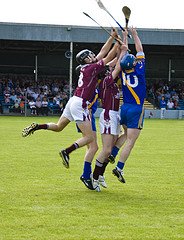 hurling-traditional-irish-sports